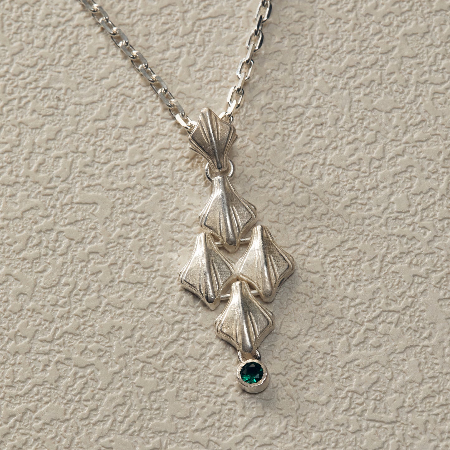 Shell Diamond Pendant Necklace - Silver