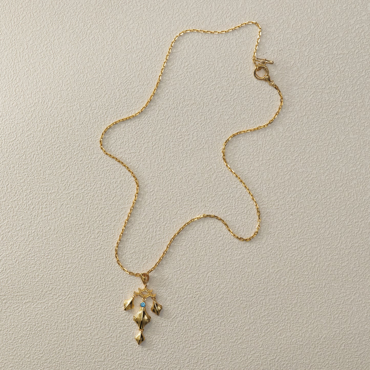 Dynamic Shell Pendant Necklace - Gold Plated Brass